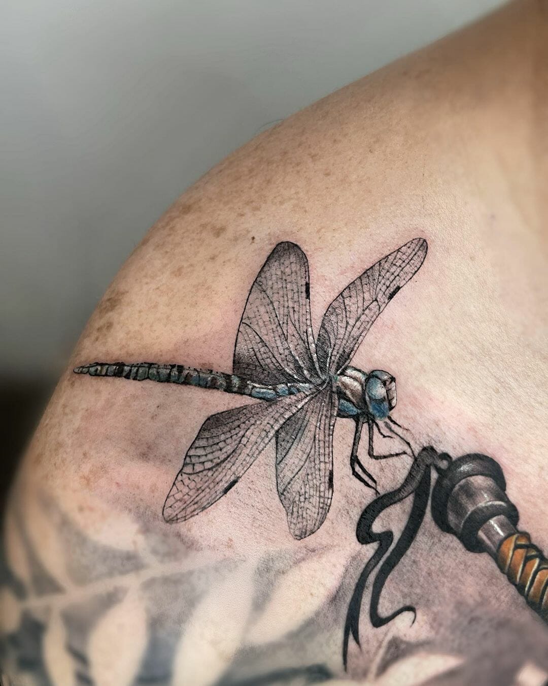 56 Artistic And Delicate Dragonfly Tattoo Ideas To Ink On The Body ...