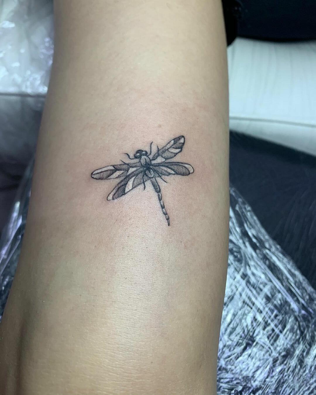 56 Artistic And Delicate Dragonfly Tattoo Ideas To Ink On The Body ...