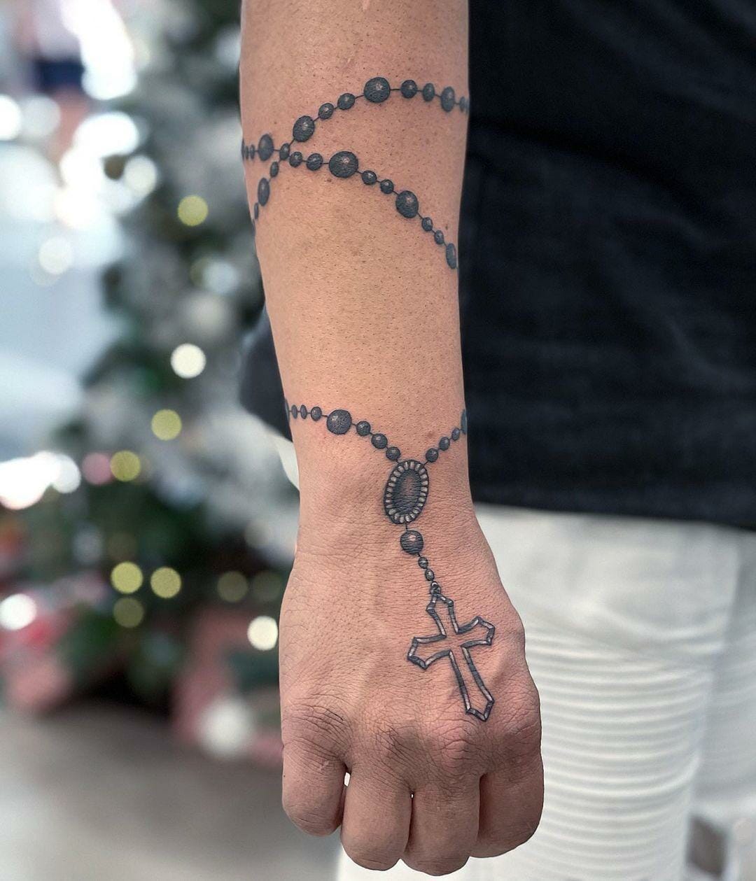 41 Divine Rosary Tattoo Designs: Channeling Spiritual Elegance in Ink ...