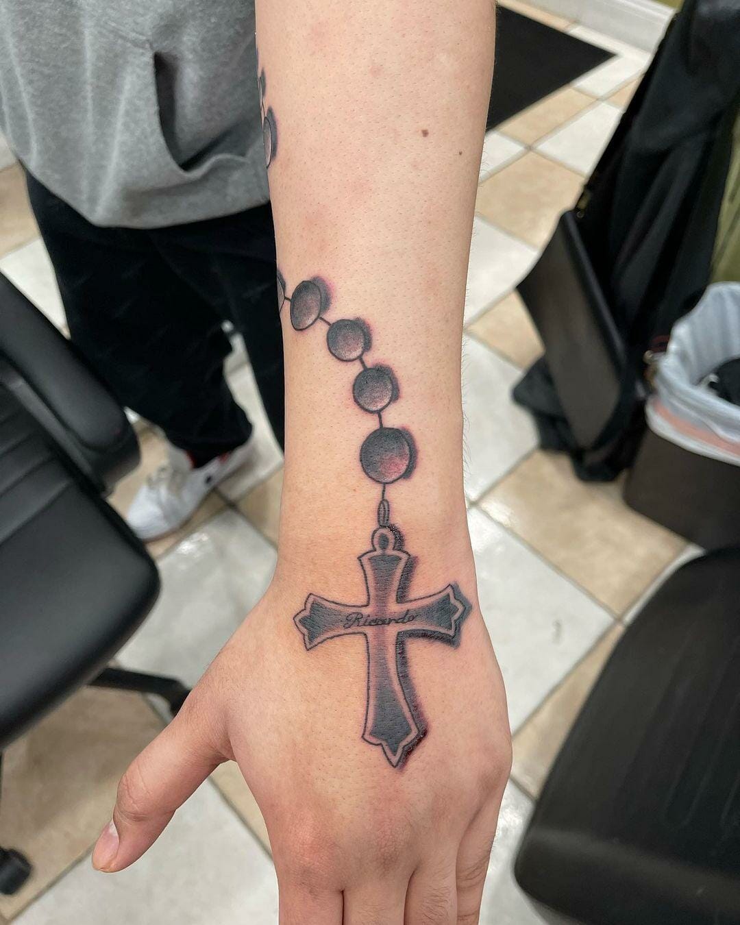 41 Divine Rosary Tattoo Designs: Channeling Spiritual Elegance in Ink ...