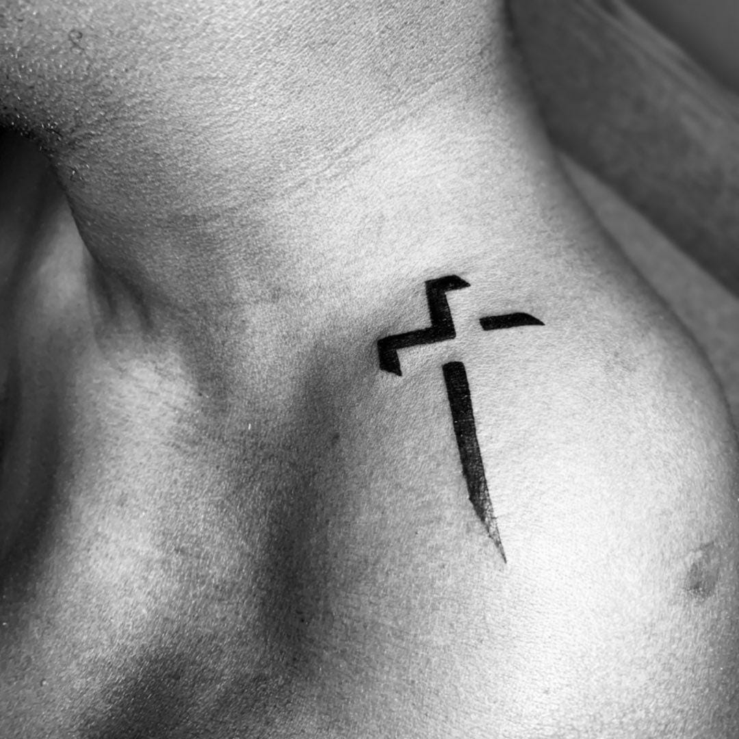50 Cross Tattoo Concepts for Shoulder: Blending Faith and Aesthetics ...