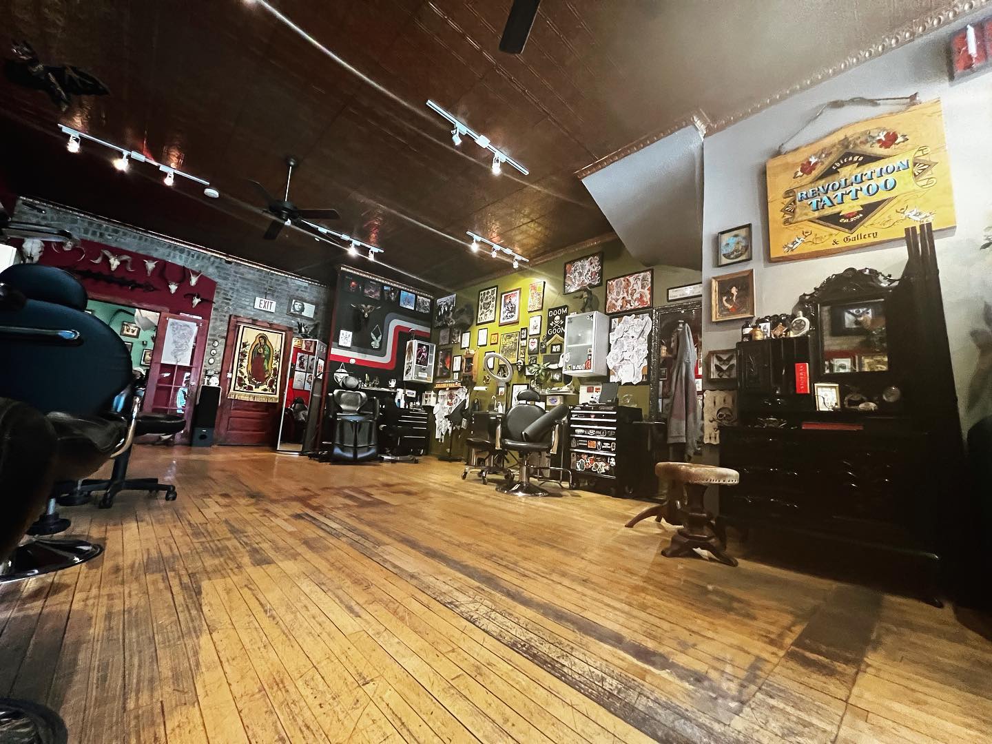 14 Top-Ranking Tattoo Shops In Illinois With Masterful Artists - Psycho ...