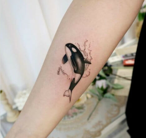 41 Killer Whale Tattoo Designs to Unleash Oceanic Majesty - Psycho Tats