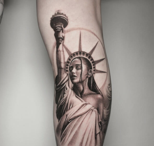 31 Statue of Liberty Tattoo Designs – A Tribute to the Iconic Lady of ...
